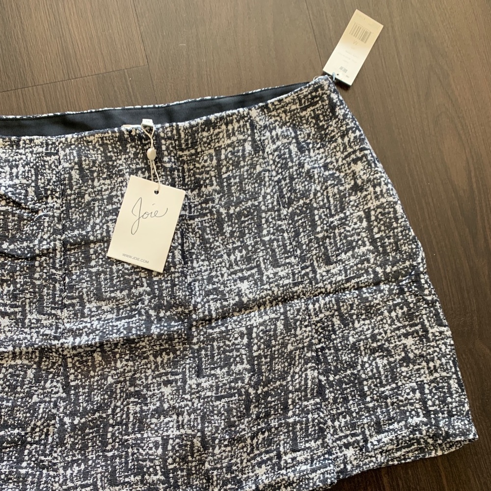 New with tags- Joie two pleat skirt